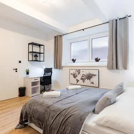 No Taxi Needed, Central Apartment W Private Courtyard * Братислава