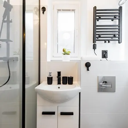 Old Town Garden Apartment With Private Courtyard Apartamento