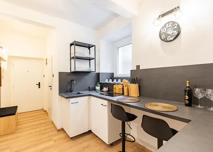 Calm Center Modern Apartment
